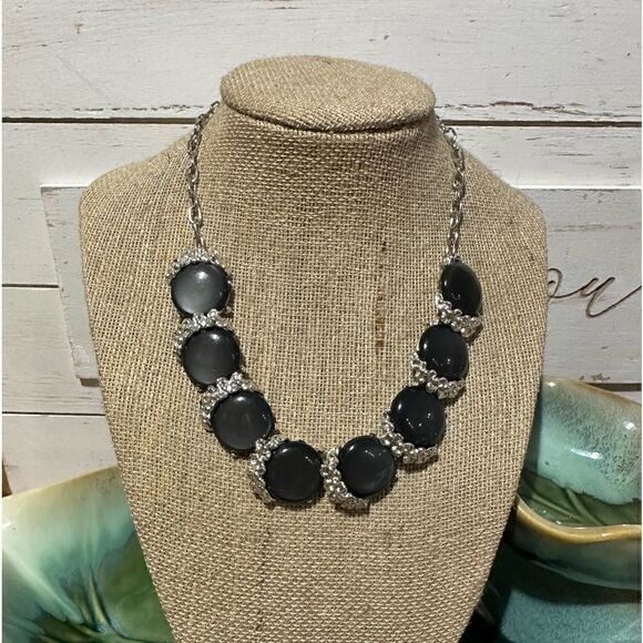 Vintage Art Deco Lisner Dark Gray & Silver 14” Statement Necklace - Picture 2 of 4